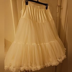 Banned Retro Life forms Off white Petticoat XL/2XL